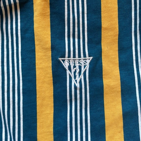 MENS MEDUIM GUESS TOP - Picture 3 of 4